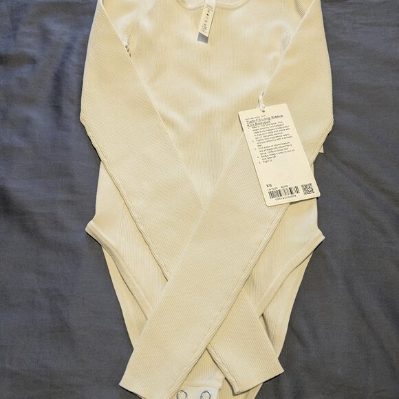 Lululemon Tight-Fit Long-Sleeve Knit Bodysuit BNWT! Size XS Bone - Picture 7 of 10